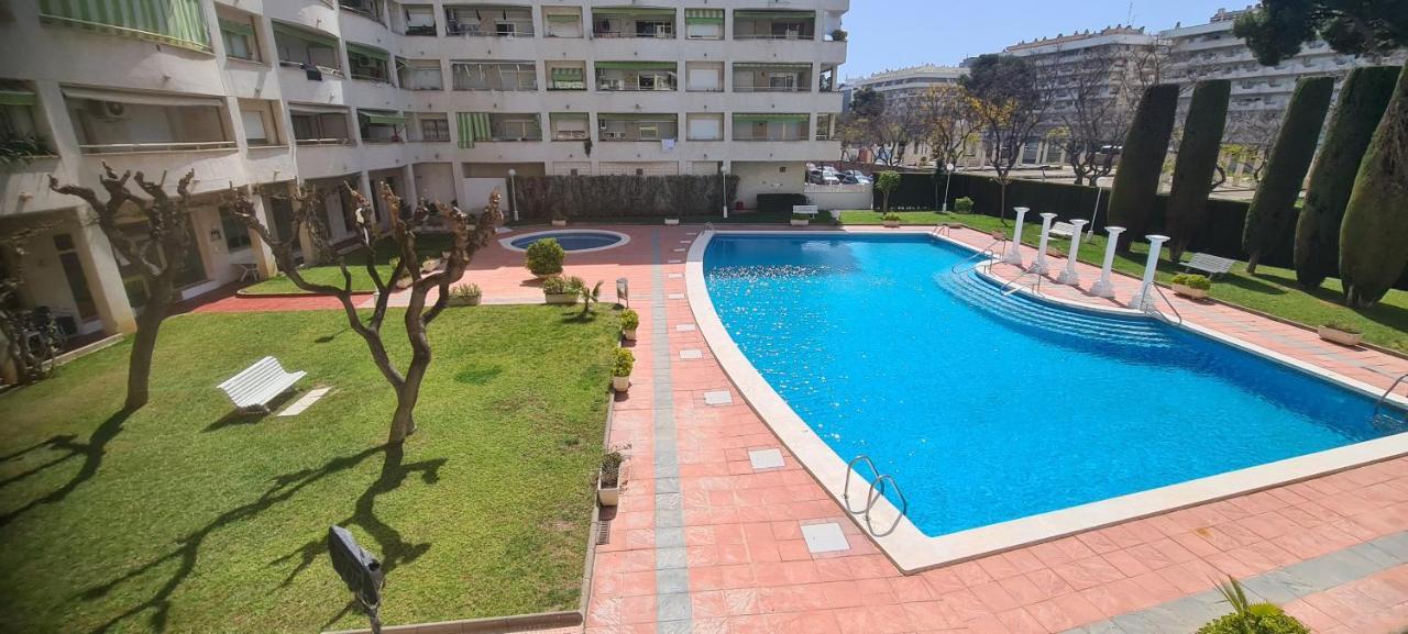 Apartment Center Salou Near Port Aventura Exterior photo